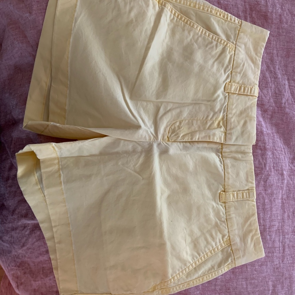 Vineyard vines yellow shorts 00